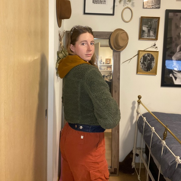 FUZZY GREEN JACKET - Picture 3 of 4